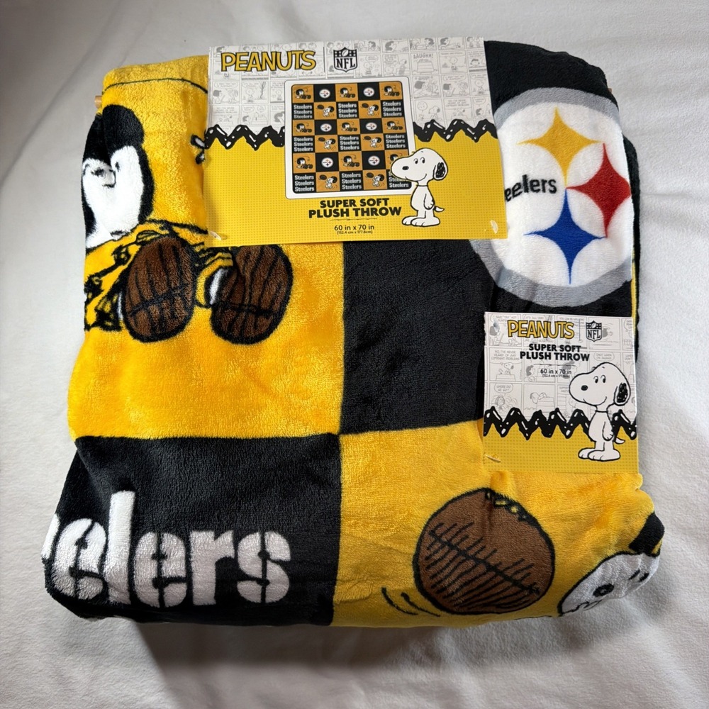Peanuts NFL Pittsburgh Steelers Snoopy 60x70 Super Soft Plush Blanket Pegasus
